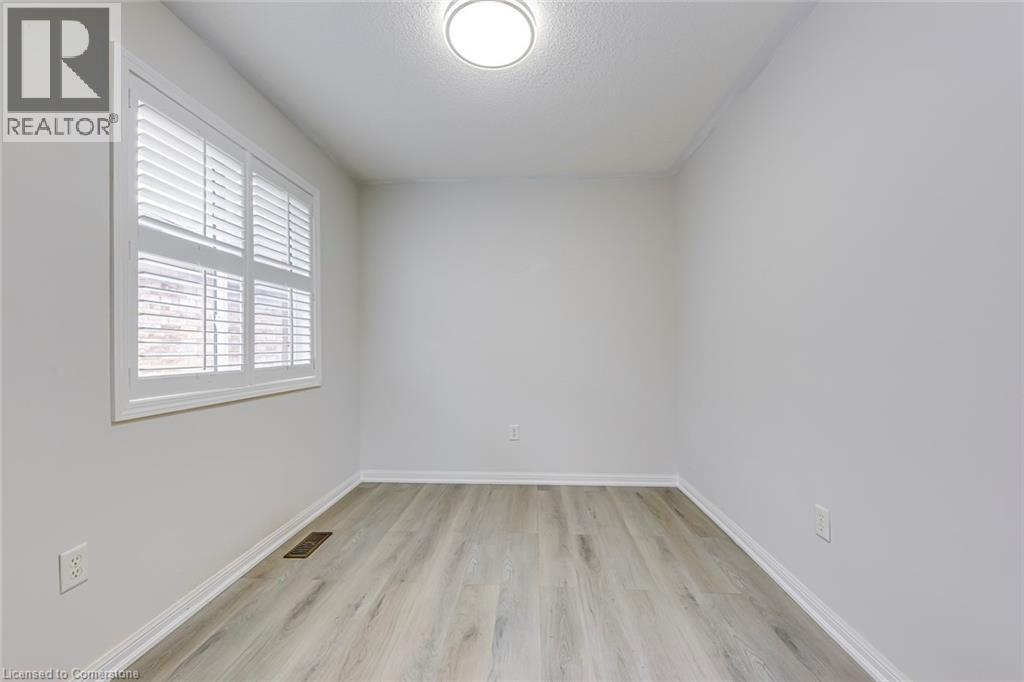 Photo 1 of 2872 Garnethill Way, Oakville ON