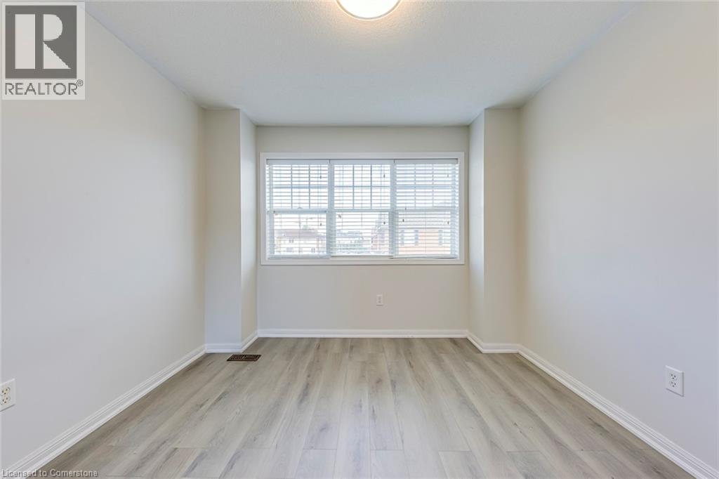 Photo 3 of 2872 Garnethill Way, Oakville ON