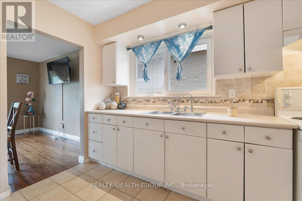 Photo 32 of 53 Northfield Road, Toronto ON