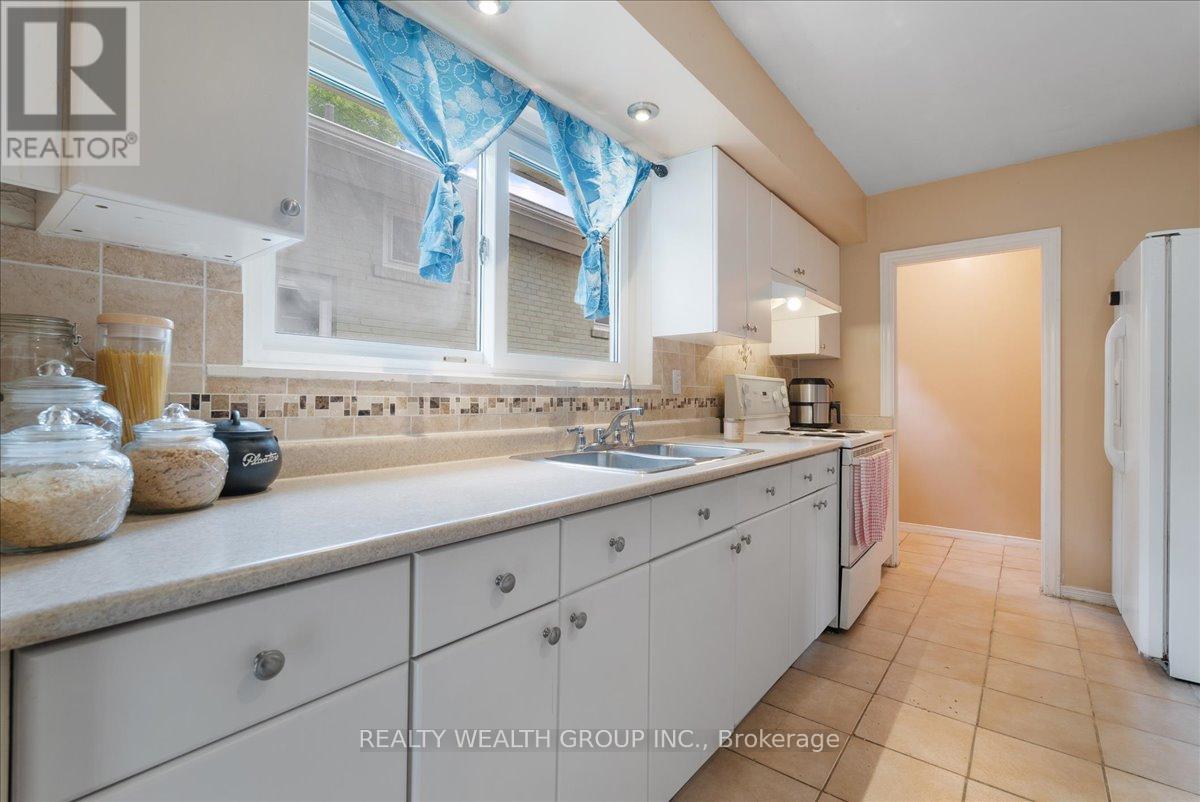 Photo 30 of 53 Northfield Road, Toronto ON