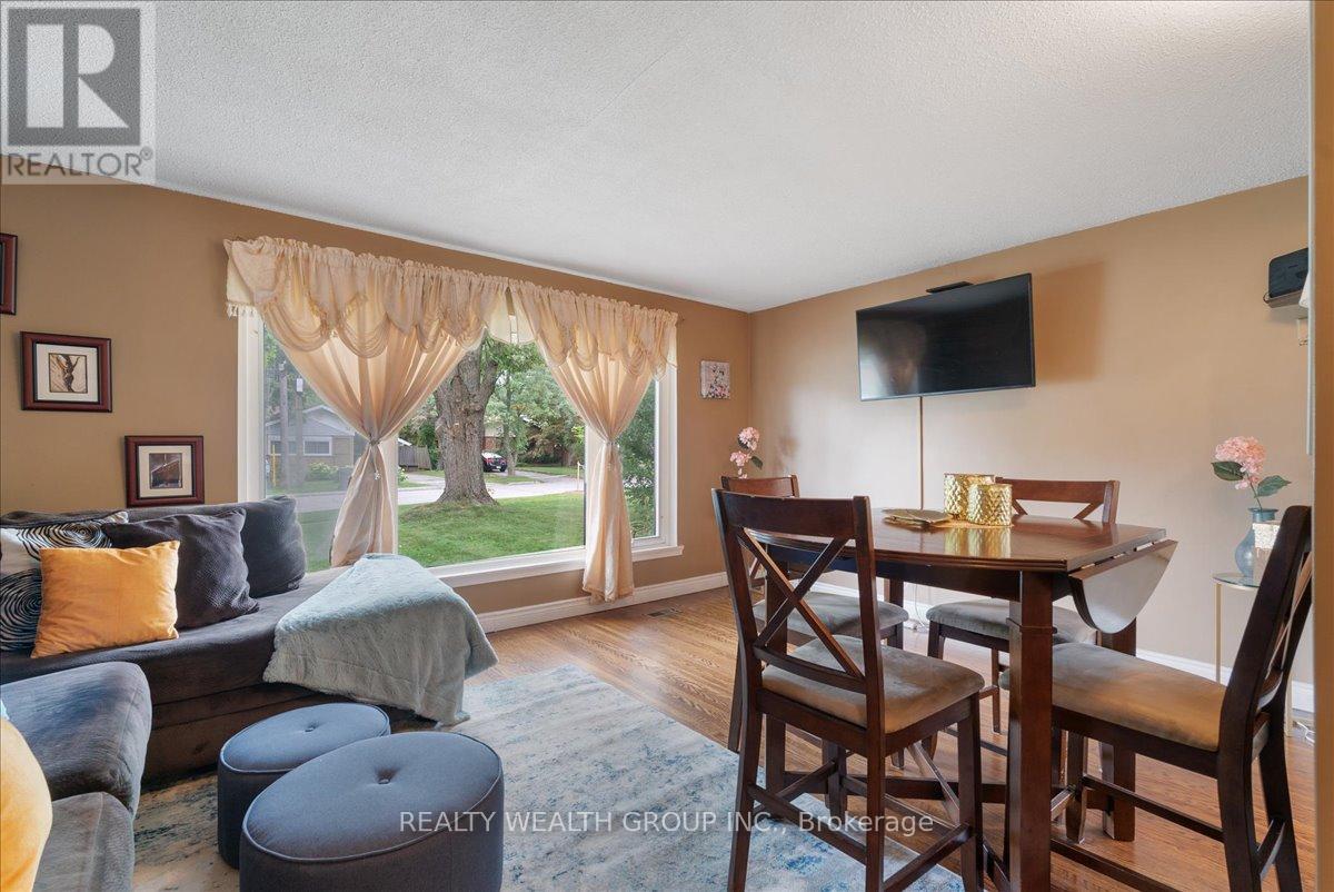 Photo 37 of 53 Northfield Road, Toronto ON