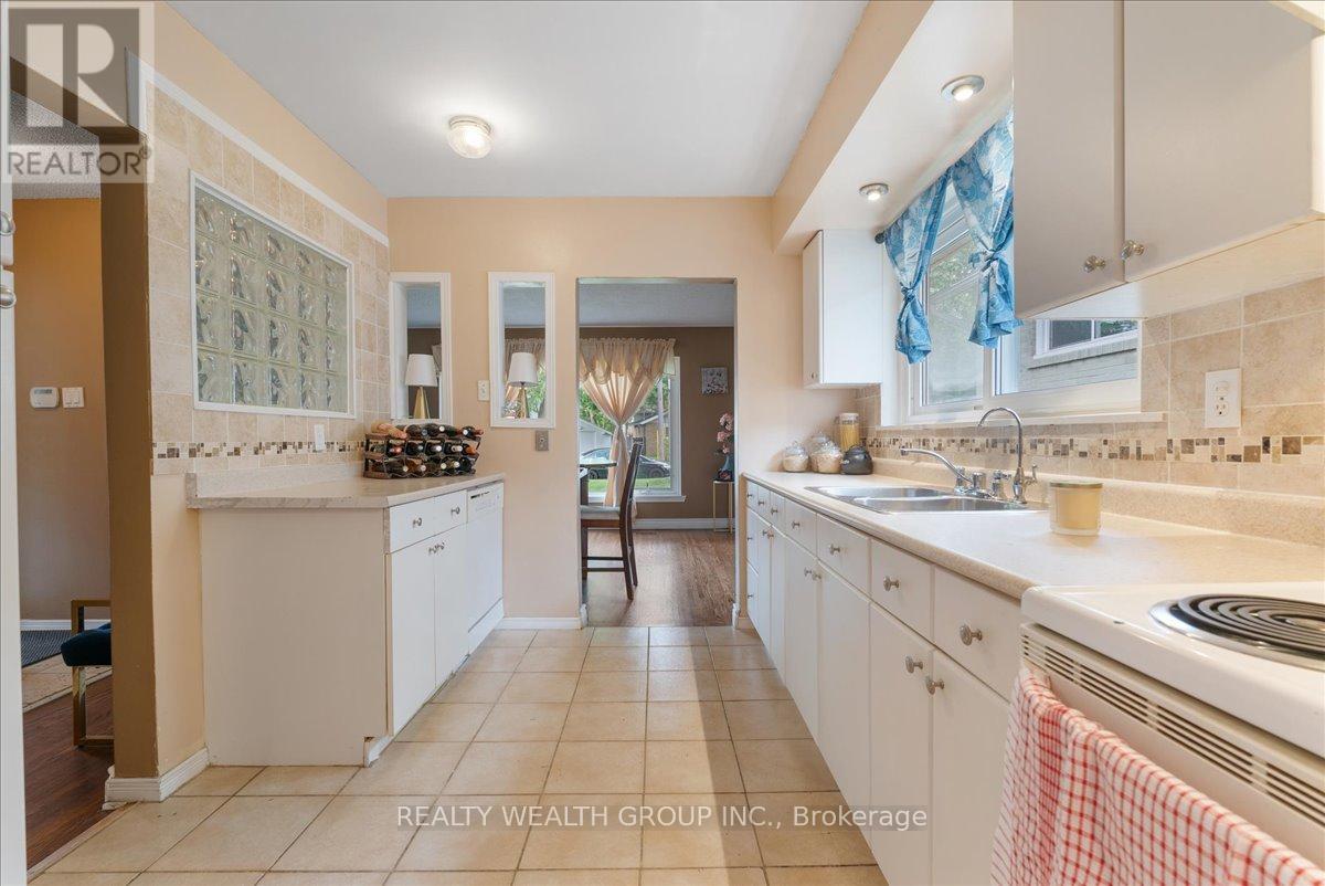 Photo 11 of 53 Northfield Road, Toronto ON