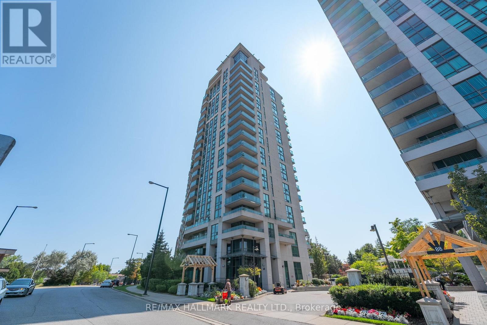 Photo 5 of 909 68 Grangeway Avenue, Toronto ON