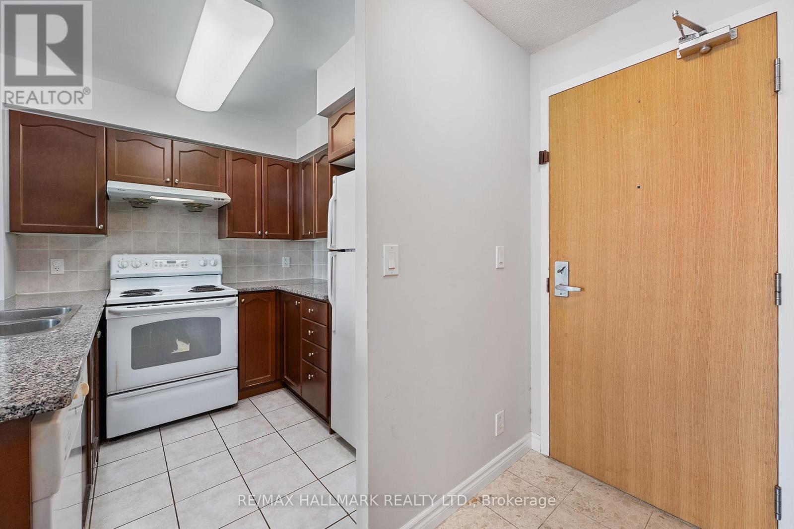 Photo 14 of 909 68 Grangeway Avenue, Toronto ON
