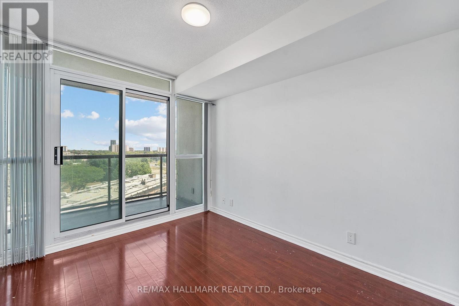 Photo 8 of 909 68 Grangeway Avenue, Toronto ON