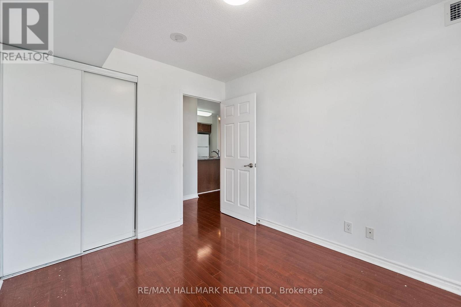 Photo 10 of 909 68 Grangeway Avenue, Toronto ON