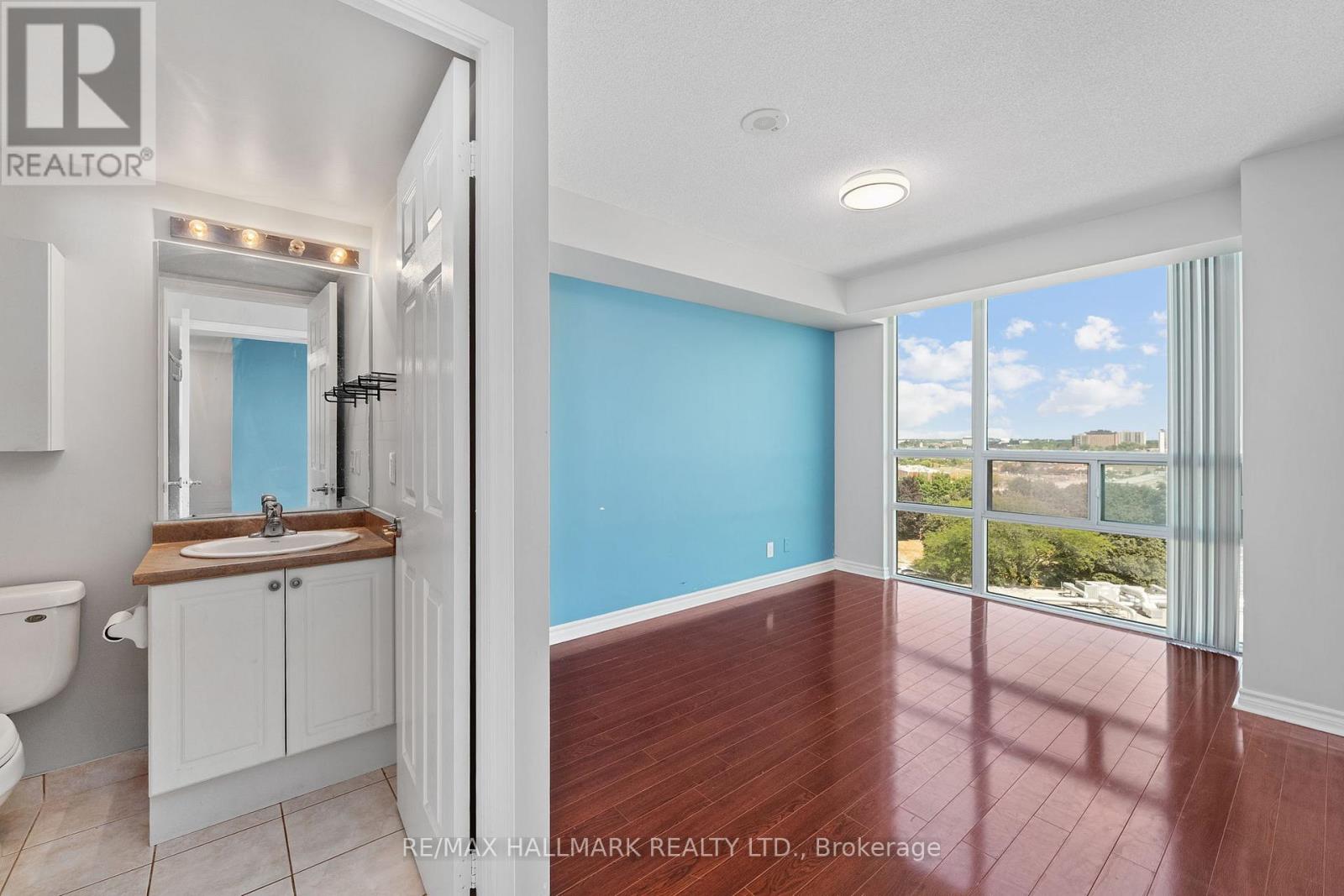 Photo 18 of 909 68 Grangeway Avenue, Toronto ON