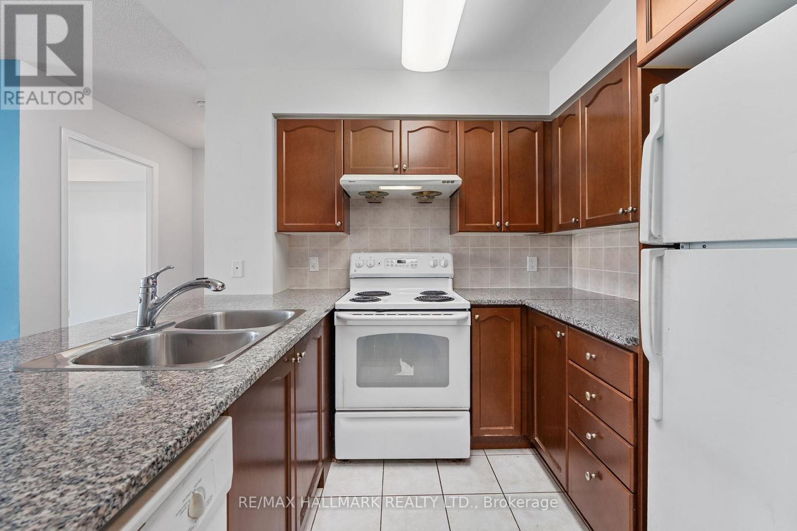 Photo 6 of 909 68 Grangeway Avenue, Toronto ON