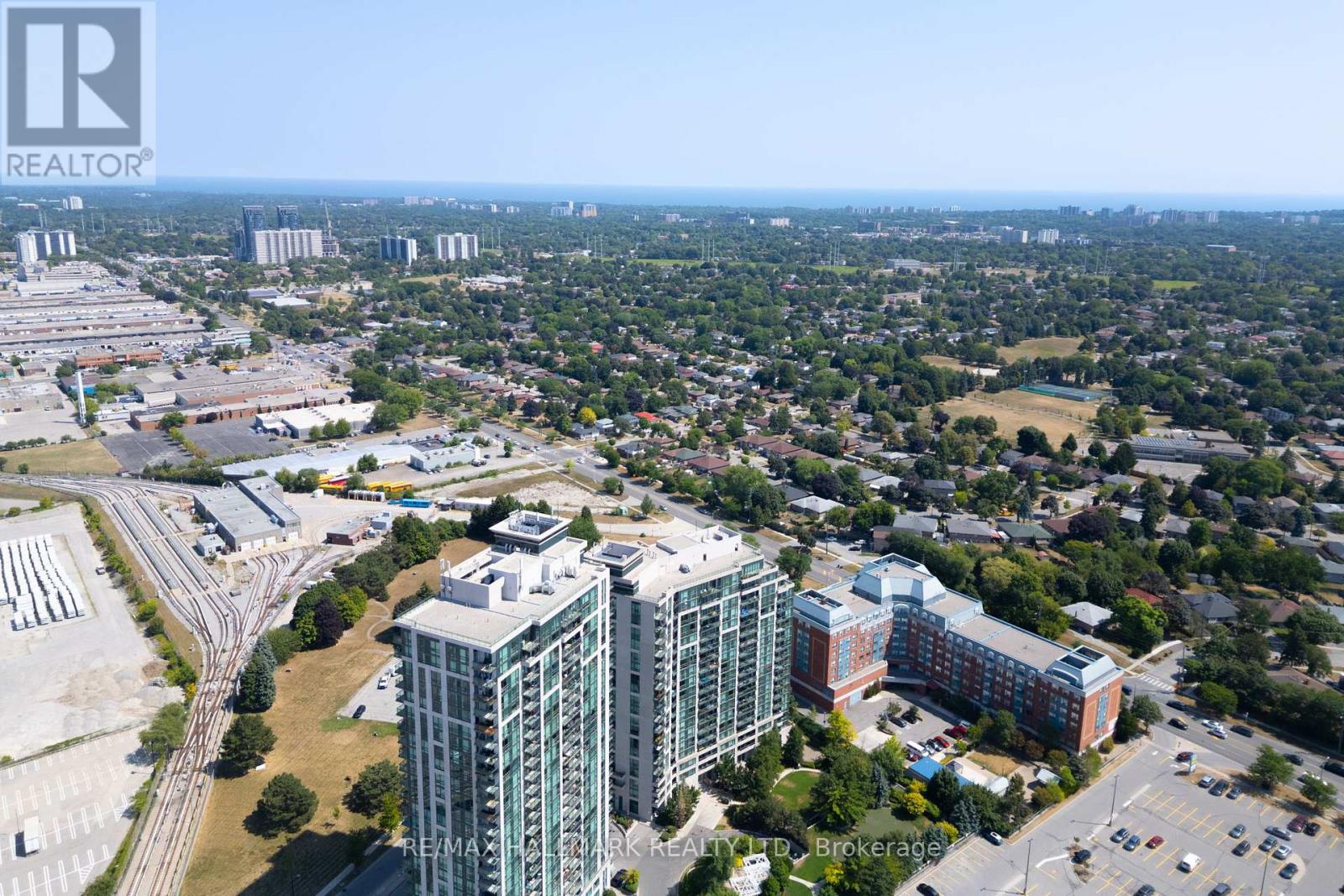 Photo 39 of 909 68 Grangeway Avenue, Toronto ON