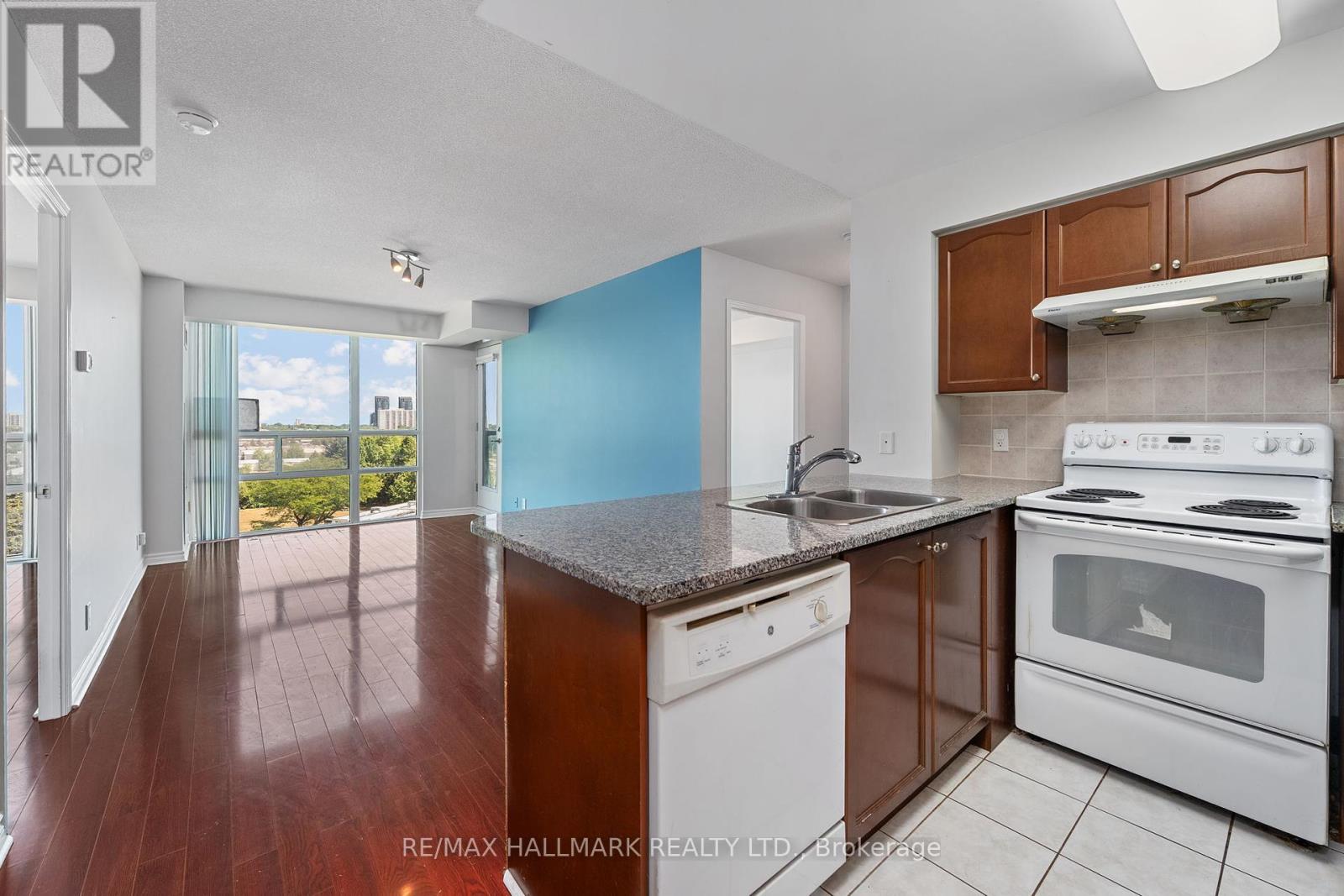 Photo 12 of 909 68 Grangeway Avenue, Toronto ON