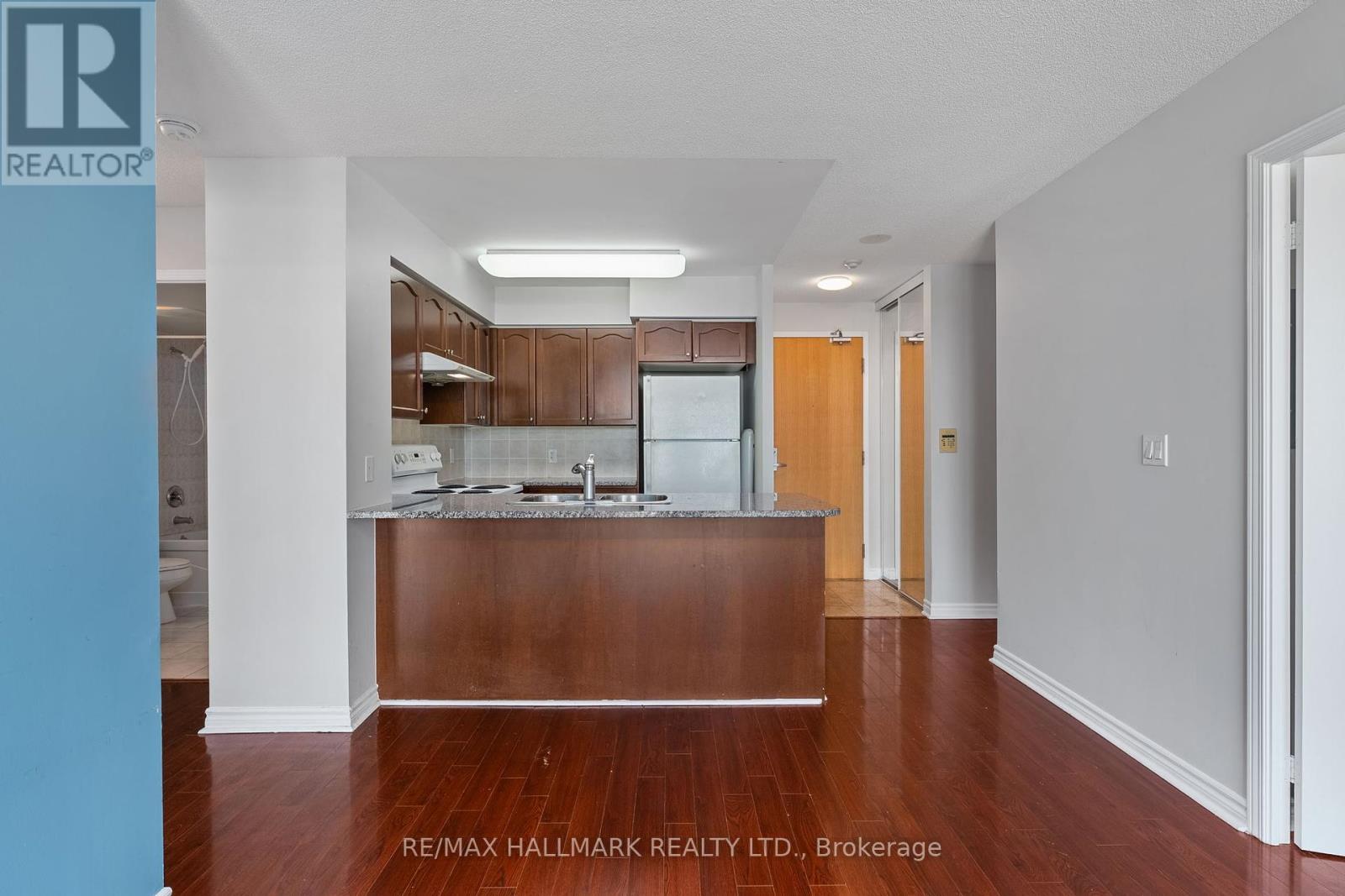 Photo 11 of 909 68 Grangeway Avenue, Toronto ON