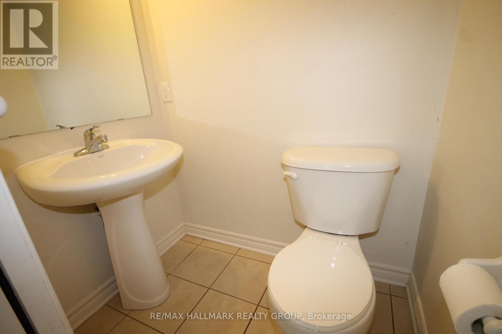 Photo 18 of 37 B Glenridge Road, Ottawa ON