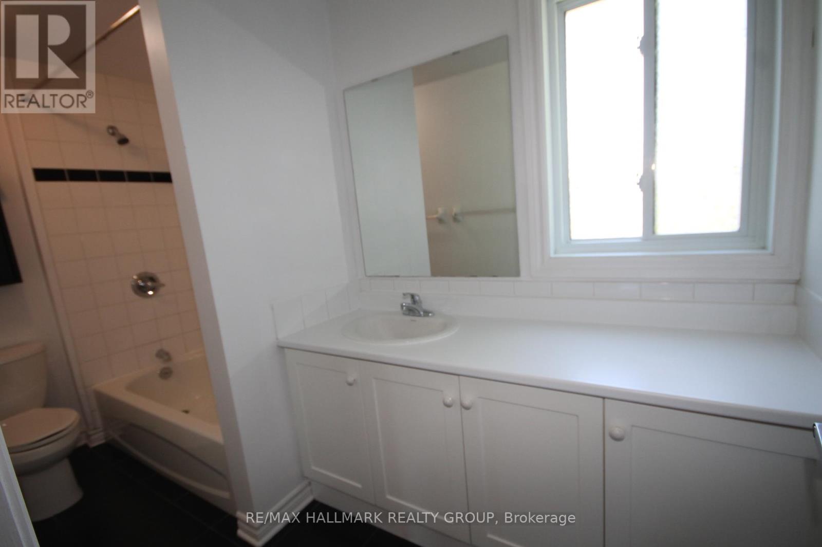 Photo 21 of 37 B Glenridge Road, Ottawa ON