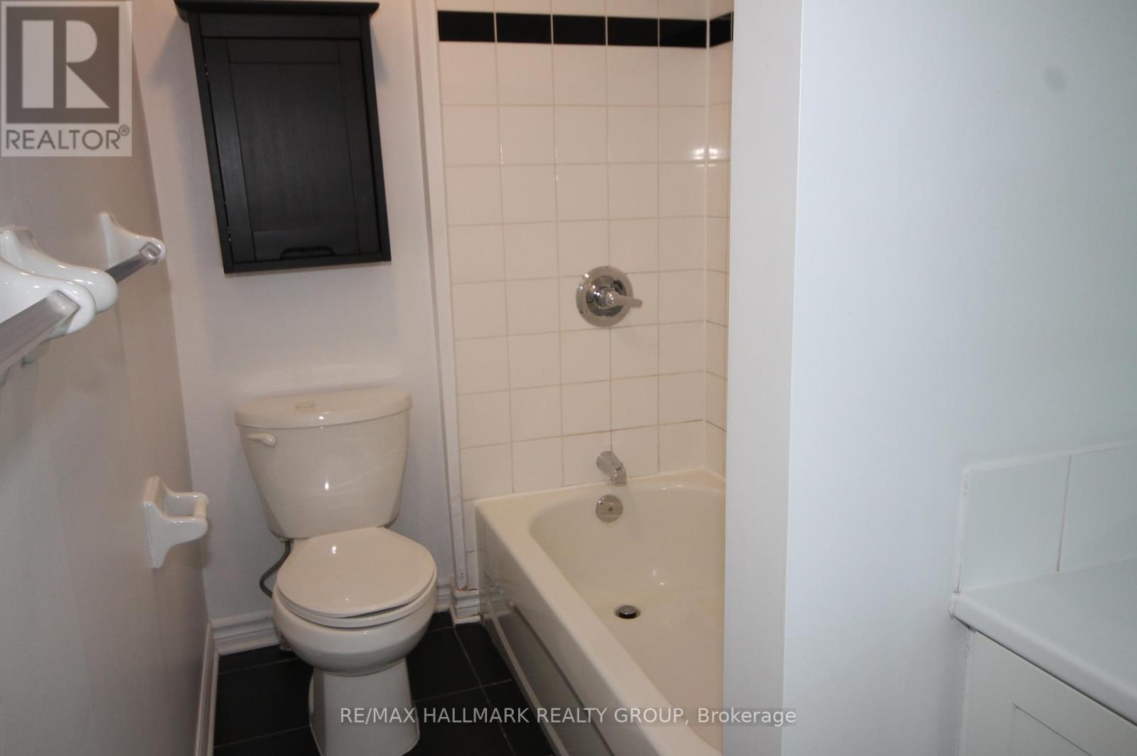 Photo 12 of 37 B Glenridge Road, Ottawa ON