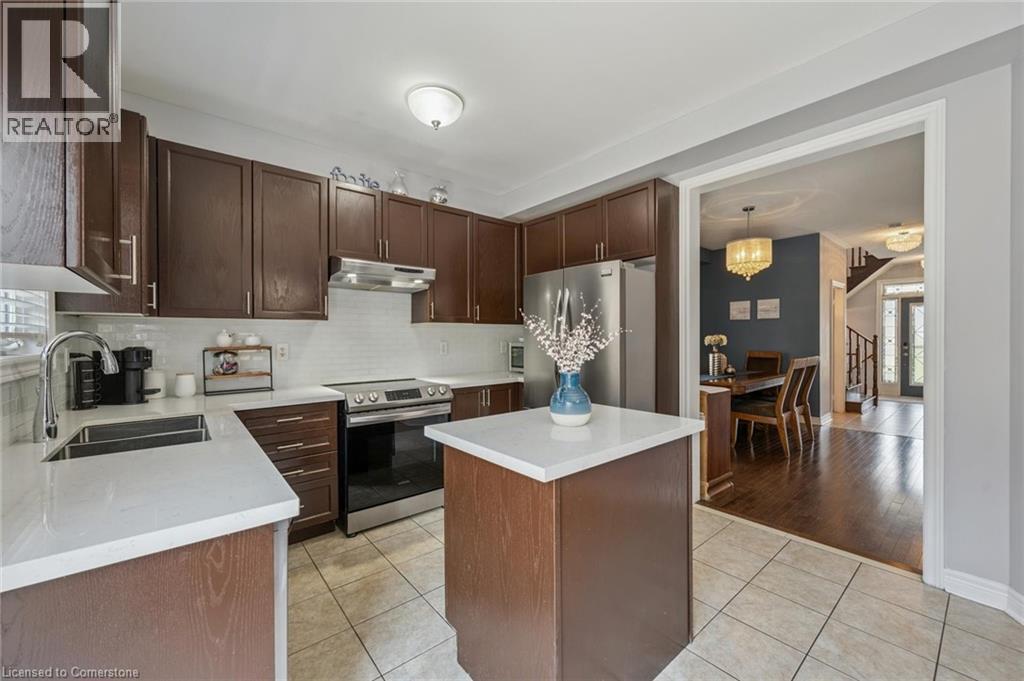 Photo 13 of 14 Joywill Court, Brampton ON
