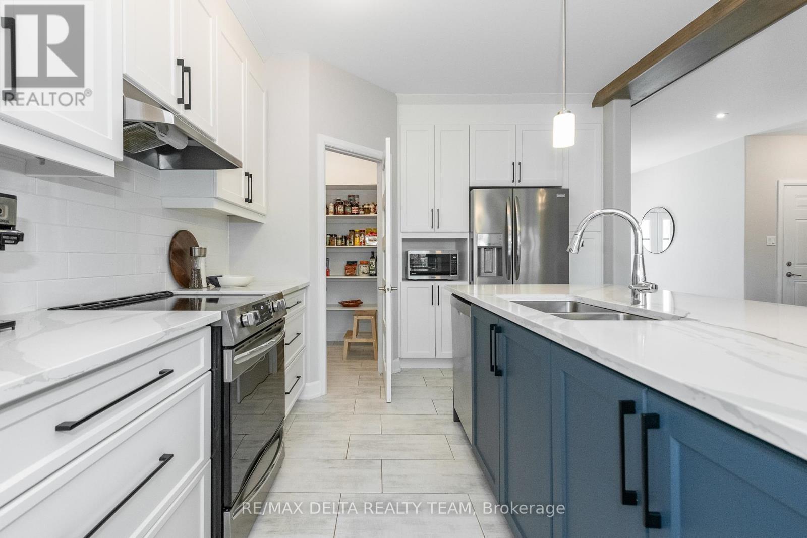 Photo 39 of 688 Geneva Crescent, Russell ON