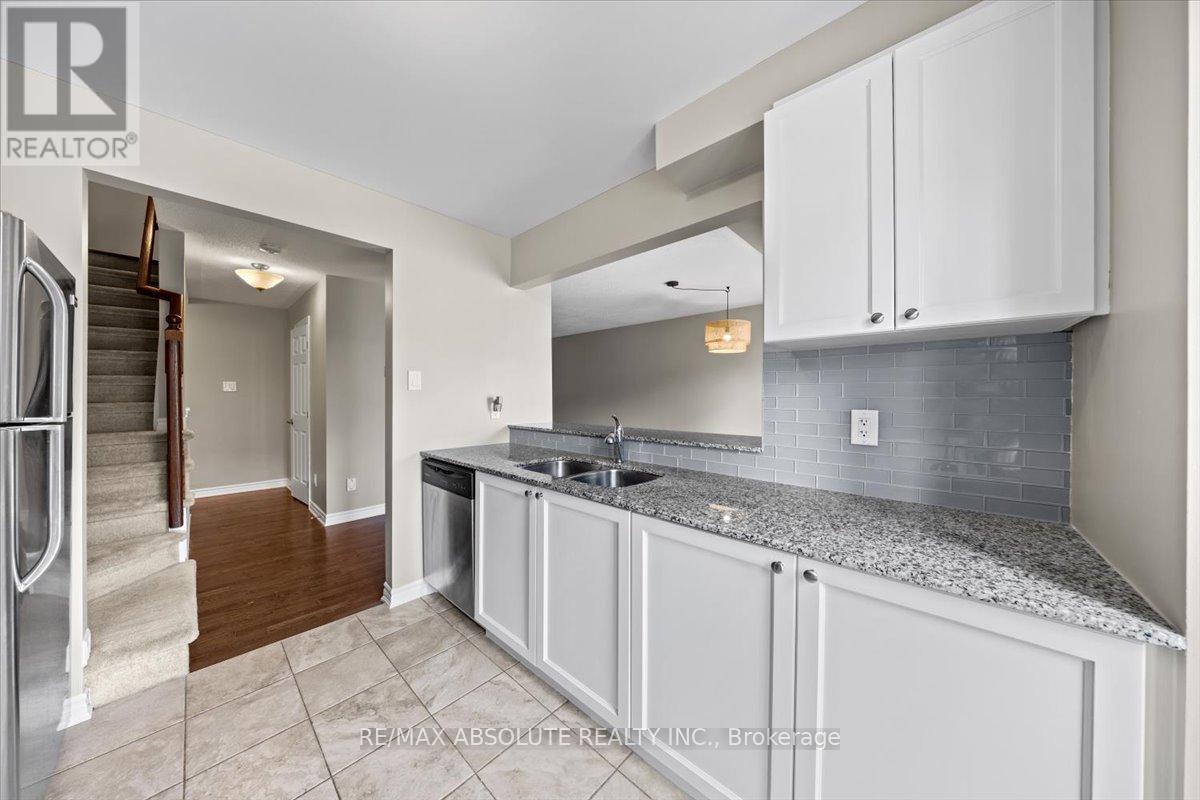 Photo 13 of 415 Rosingdale Street, Ottawa ON