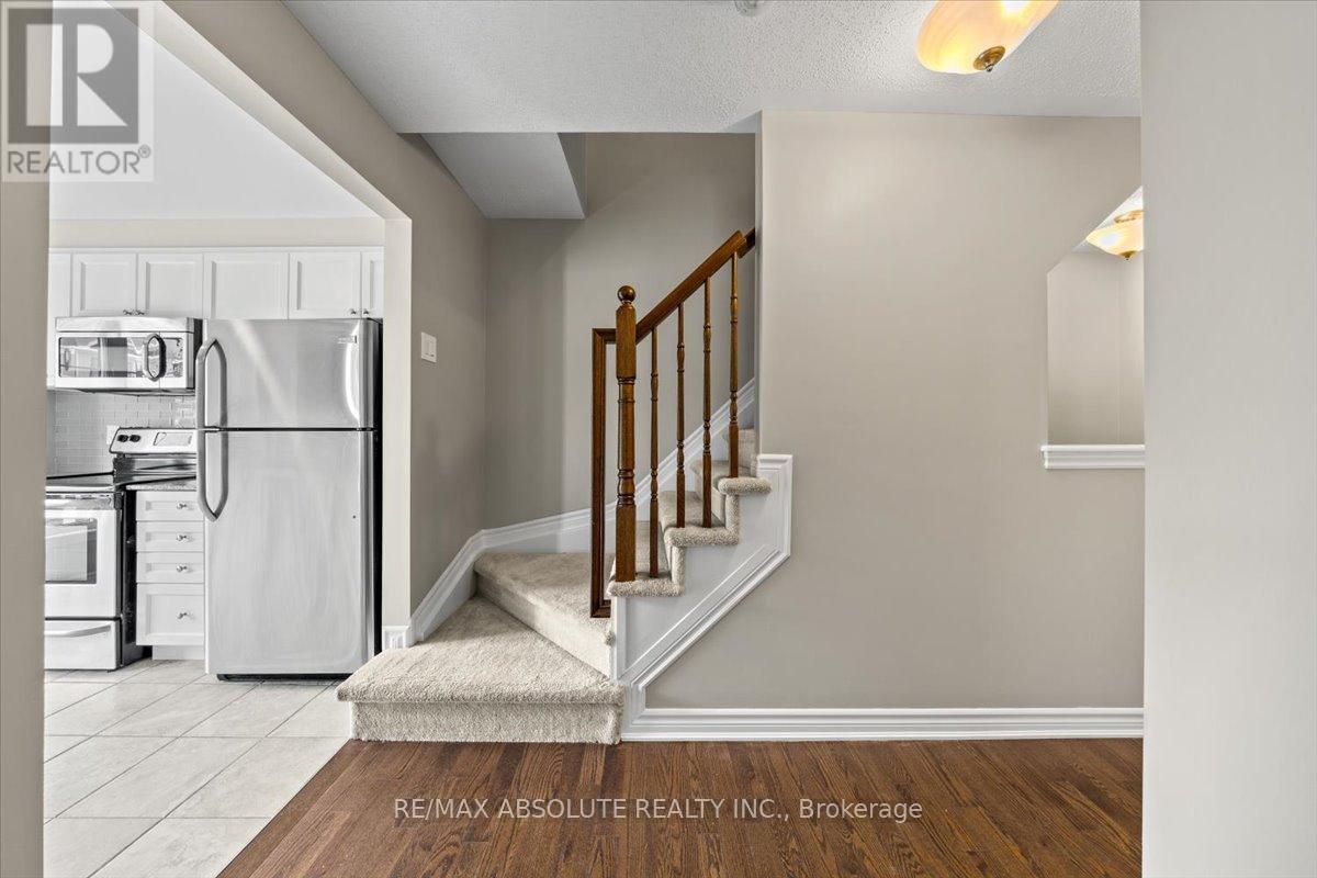 Photo 15 of 415 Rosingdale Street, Ottawa ON