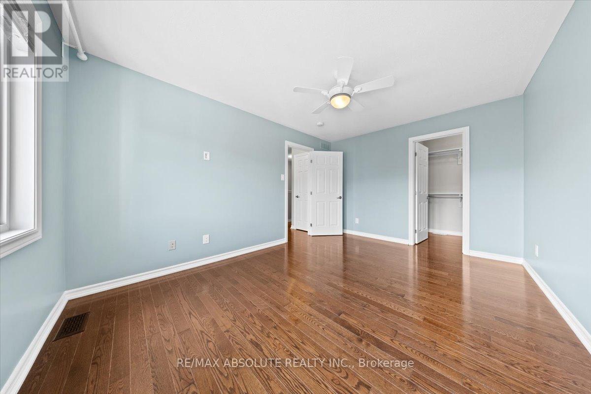 Photo 18 of 415 Rosingdale Street, Ottawa ON