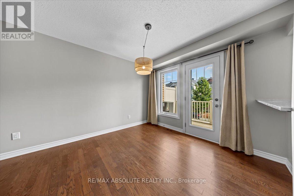 Photo 6 of 415 Rosingdale Street, Ottawa ON