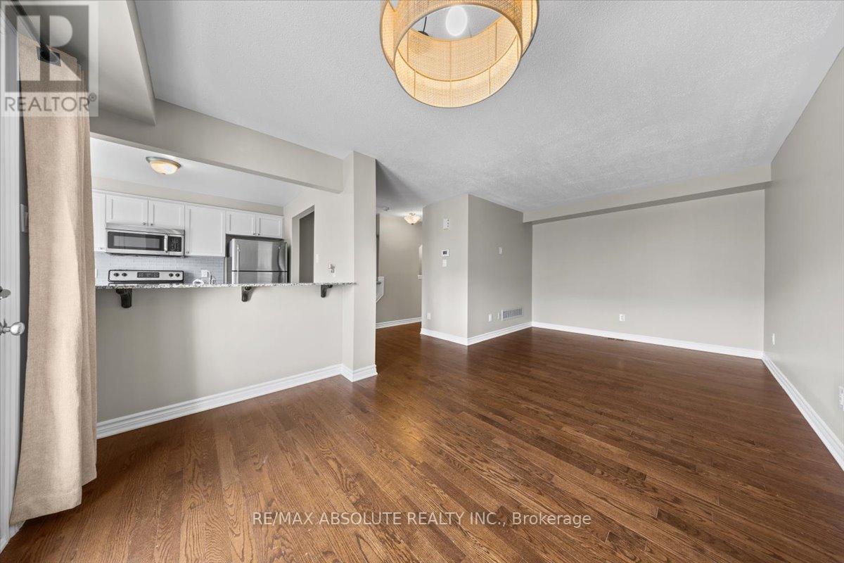 Photo 8 of 415 Rosingdale Street, Ottawa ON