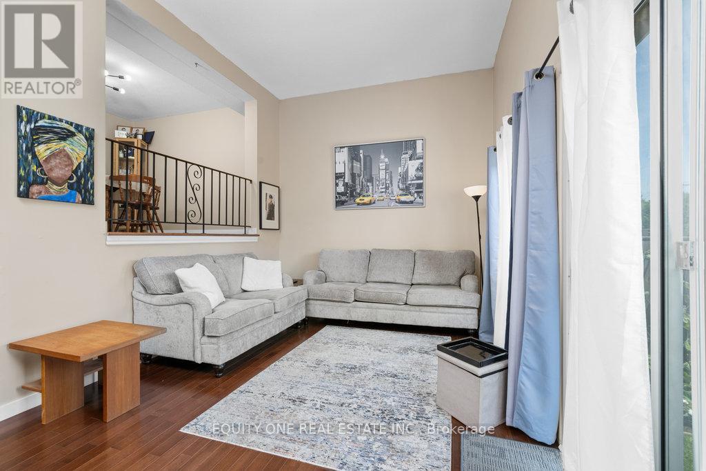 Photo 10 of 5 2 Bertona Street, Ottawa ON