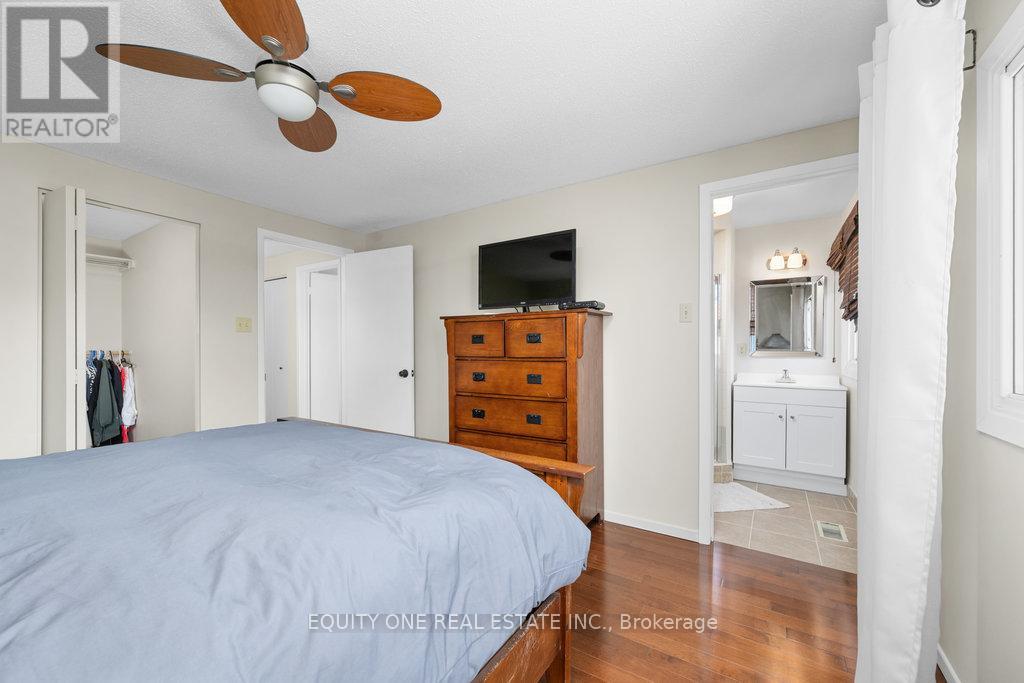 Photo 9 of 5 2 Bertona Street, Ottawa ON