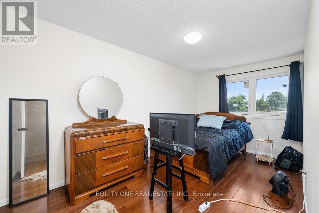 Photo 13 of 5 2 Bertona Street, Ottawa ON