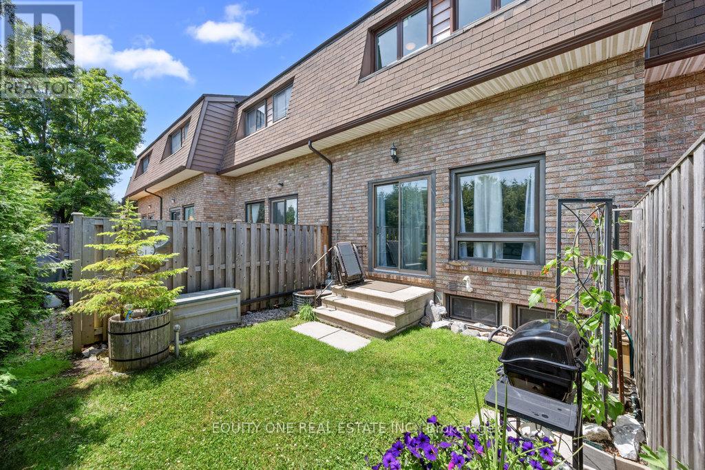 Photo 24 of 5 2 Bertona Street, Ottawa ON