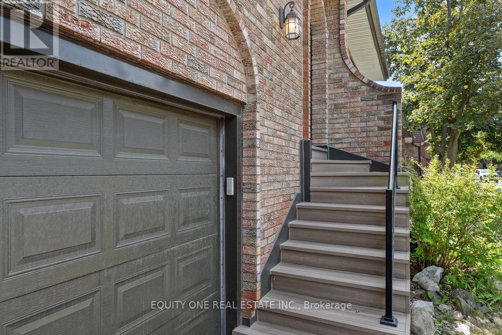 Photo 14 of 5 2 Bertona Street, Ottawa ON