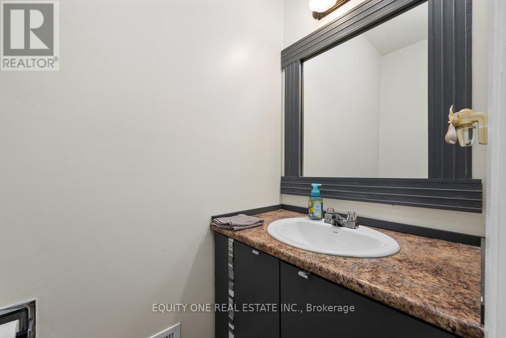 Photo 6 of 5 2 Bertona Street, Ottawa ON
