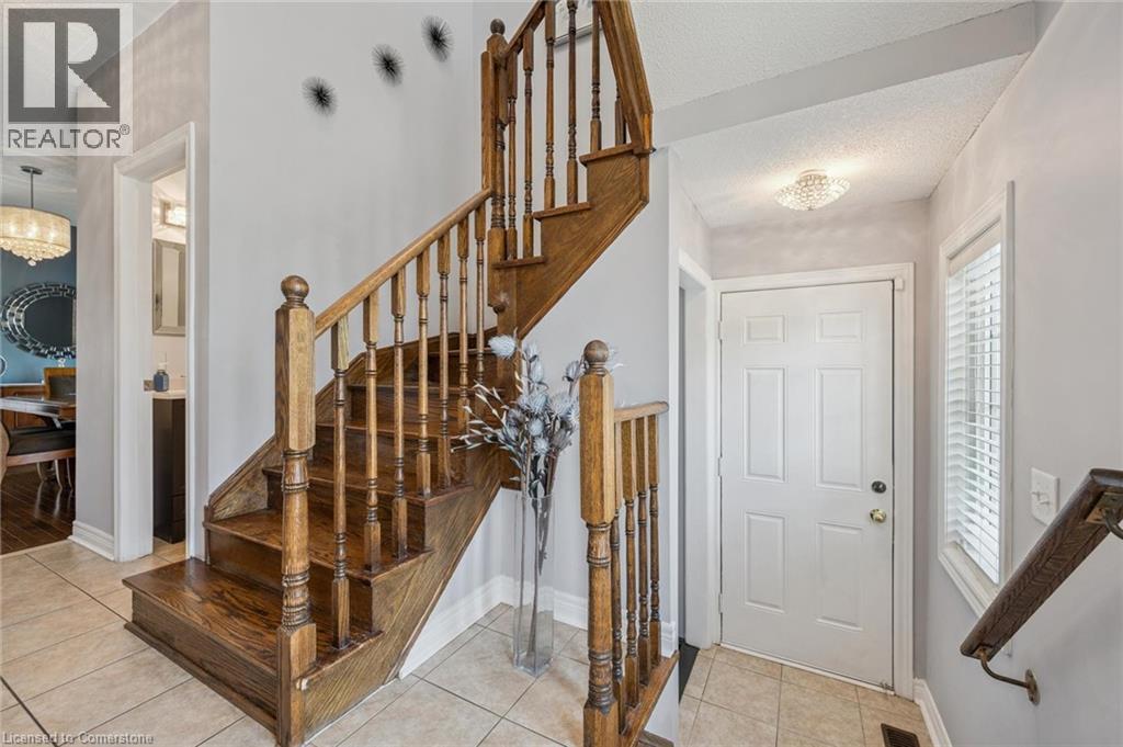 Photo 21 of 14 Joywill Court, Brampton ON