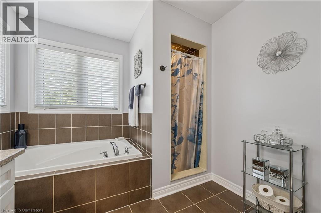 Photo 20 of 14 Joywill Court, Brampton ON