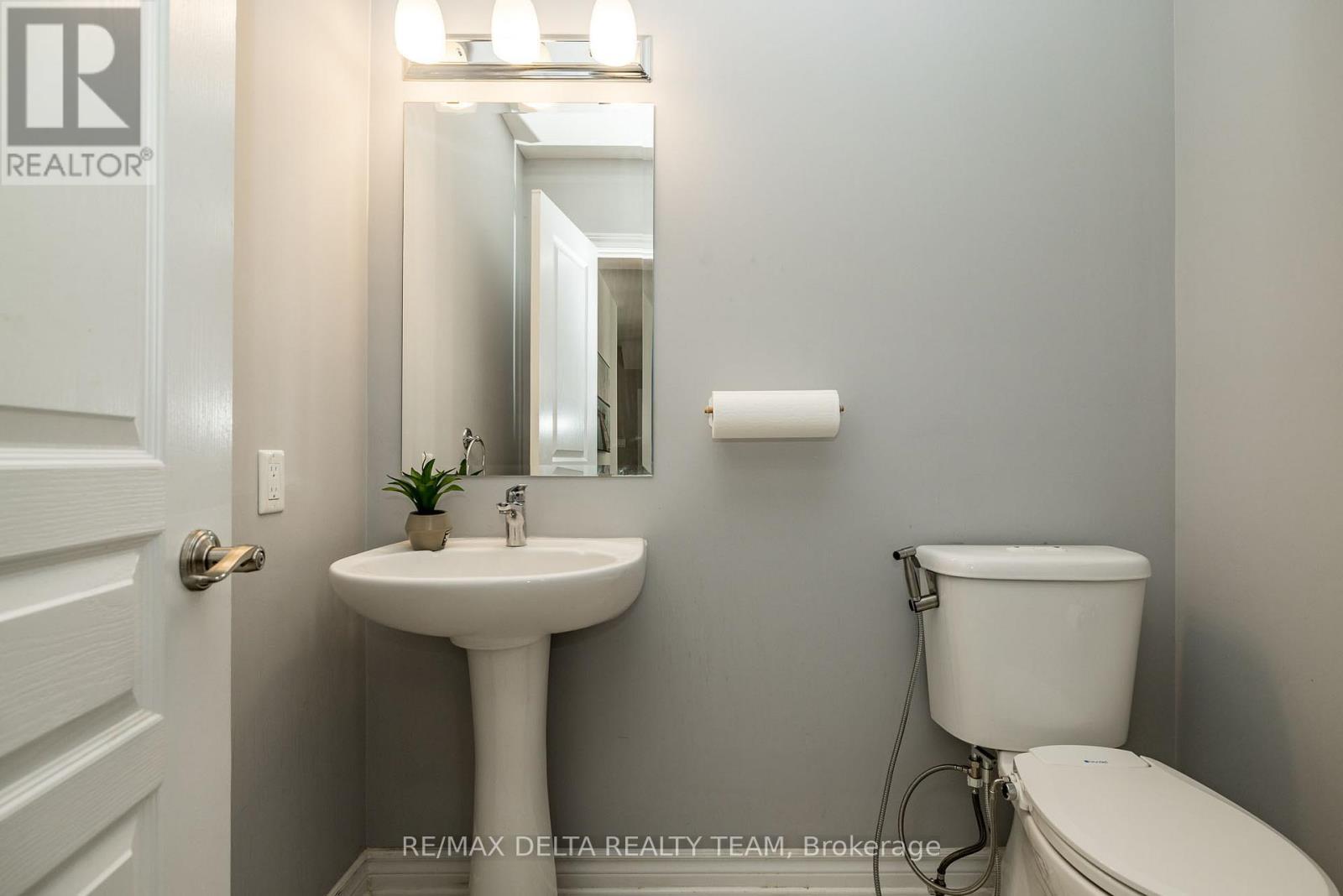 Photo 10 of 218 Enclave Walk, Ottawa ON