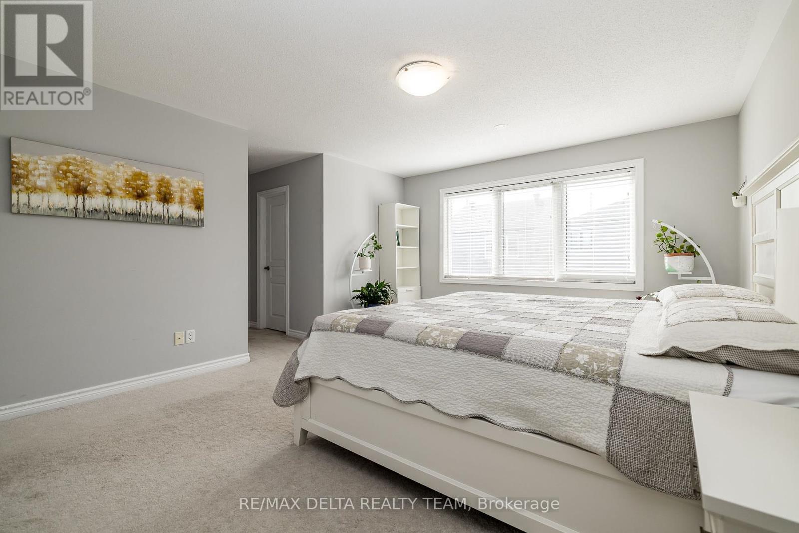 Photo 12 of 218 Enclave Walk, Ottawa ON