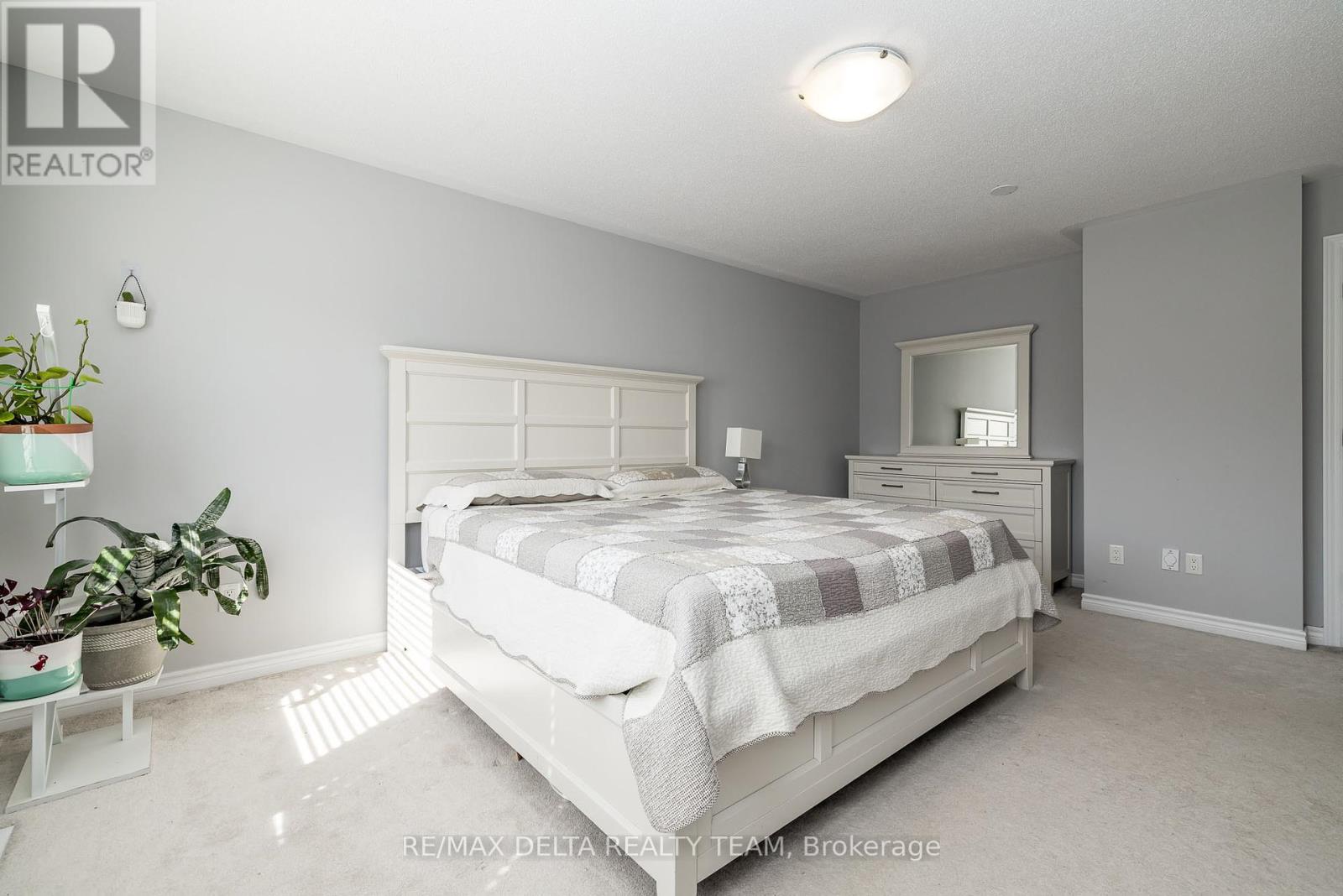Photo 13 of 218 Enclave Walk, Ottawa ON
