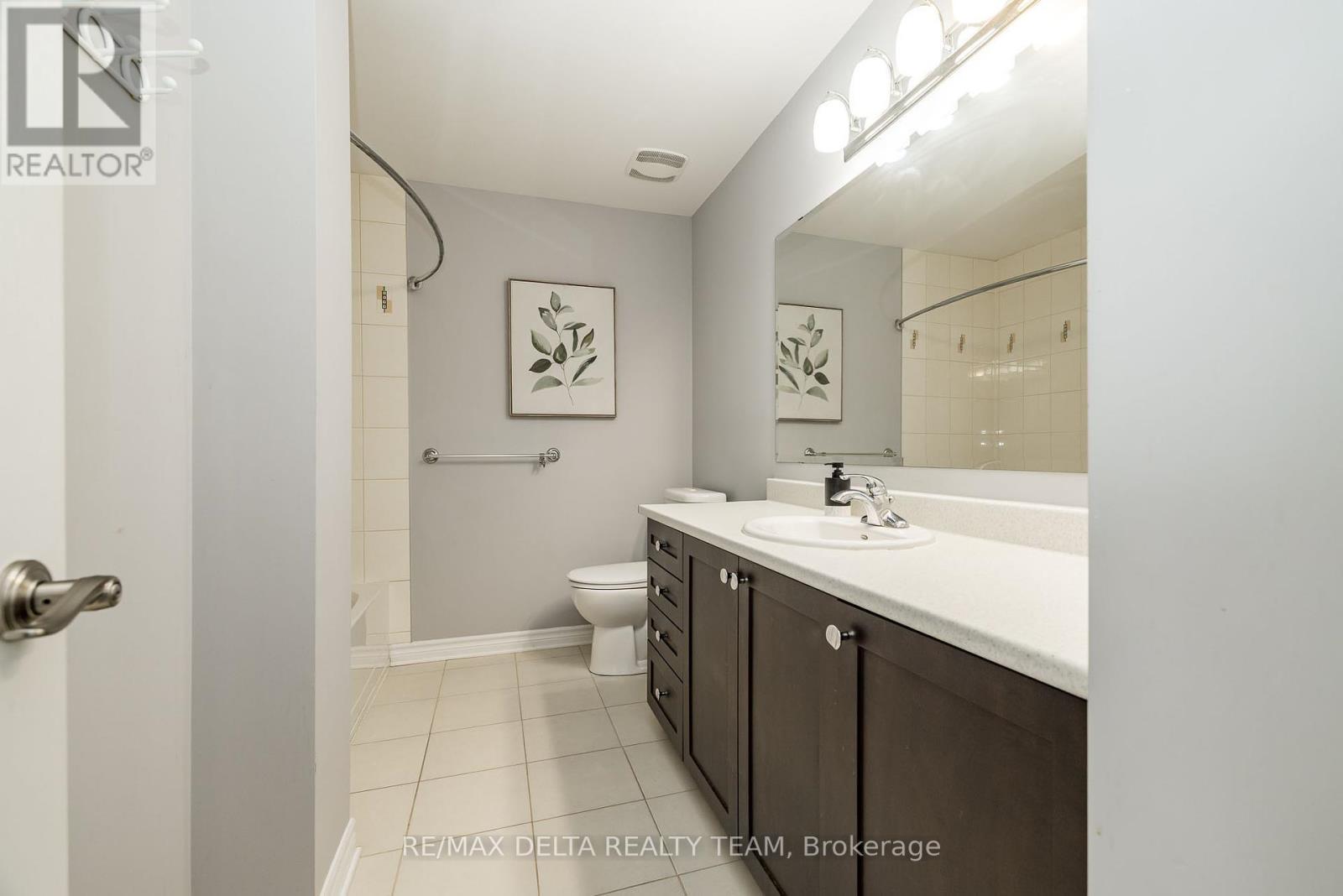 Photo 17 of 218 Enclave Walk, Ottawa ON