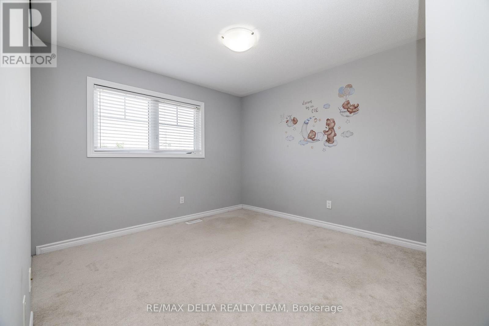 Photo 18 of 218 Enclave Walk, Ottawa ON