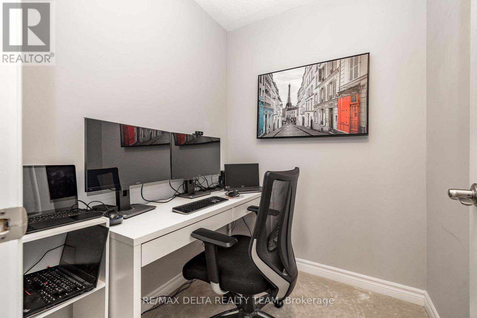Photo 20 of 218 Enclave Walk, Ottawa ON