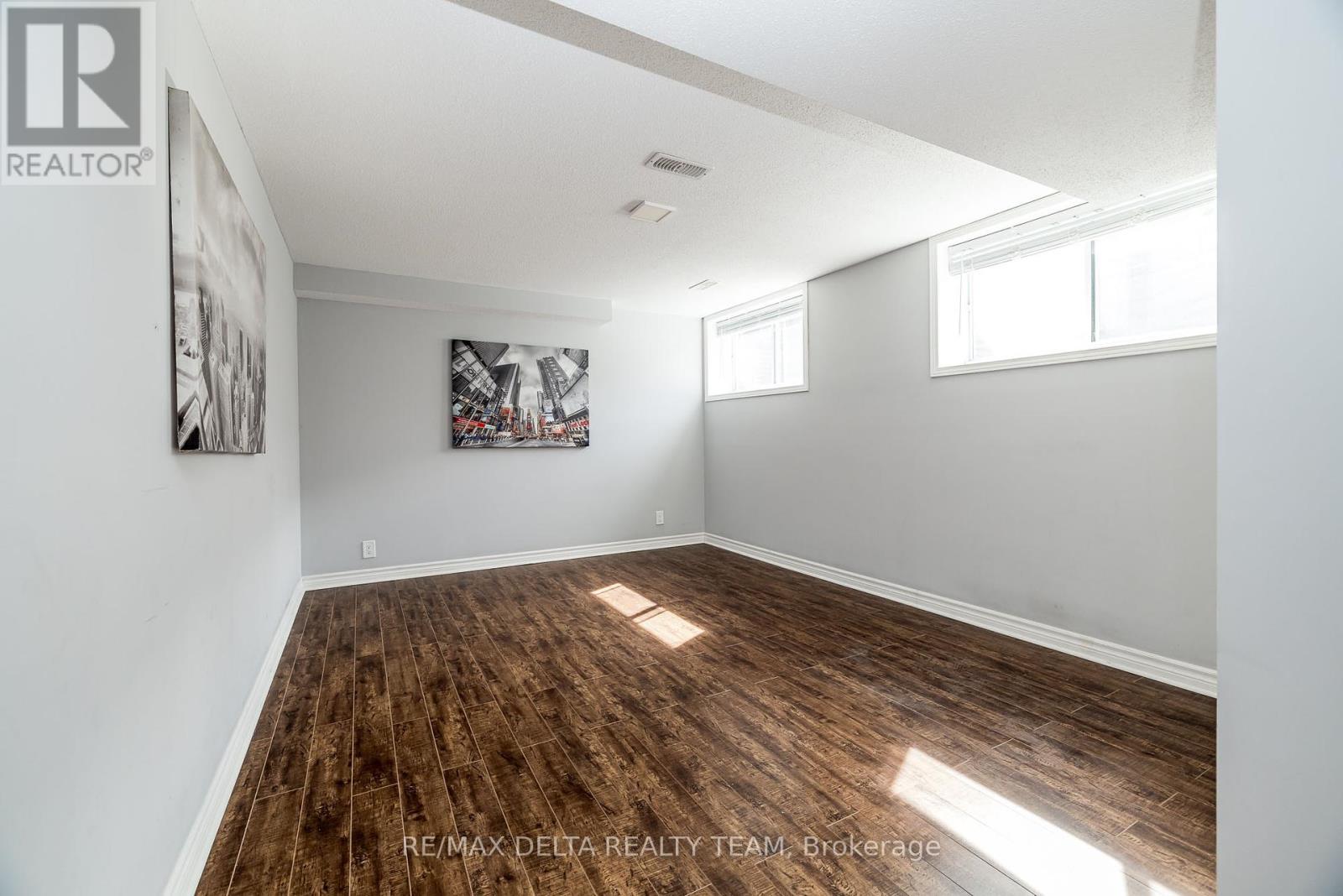 Photo 22 of 218 Enclave Walk, Ottawa ON