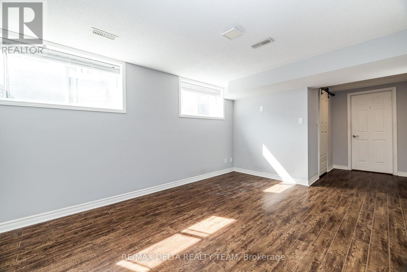 Photo 23 of 218 Enclave Walk, Ottawa ON