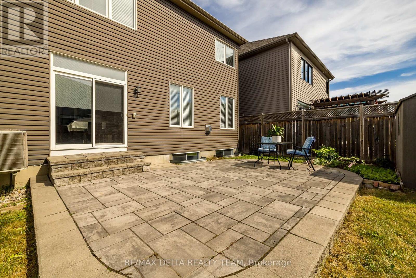 Photo 27 of 218 Enclave Walk, Ottawa ON