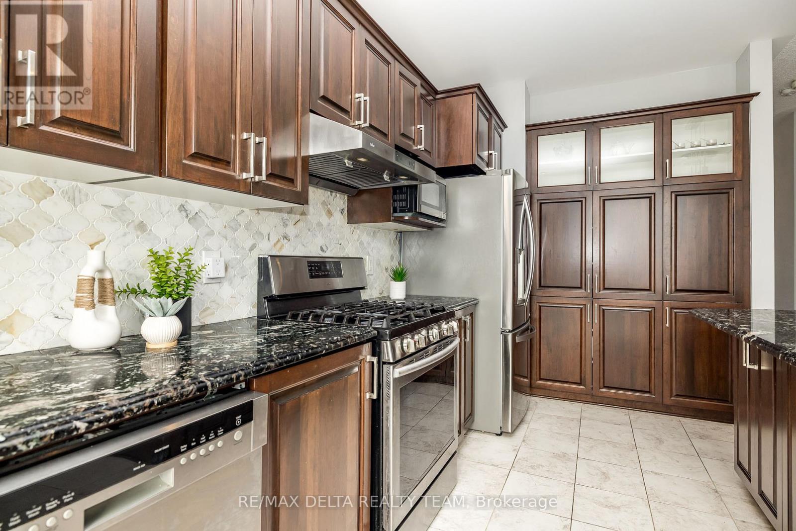 Photo 7 of 218 Enclave Walk, Ottawa ON