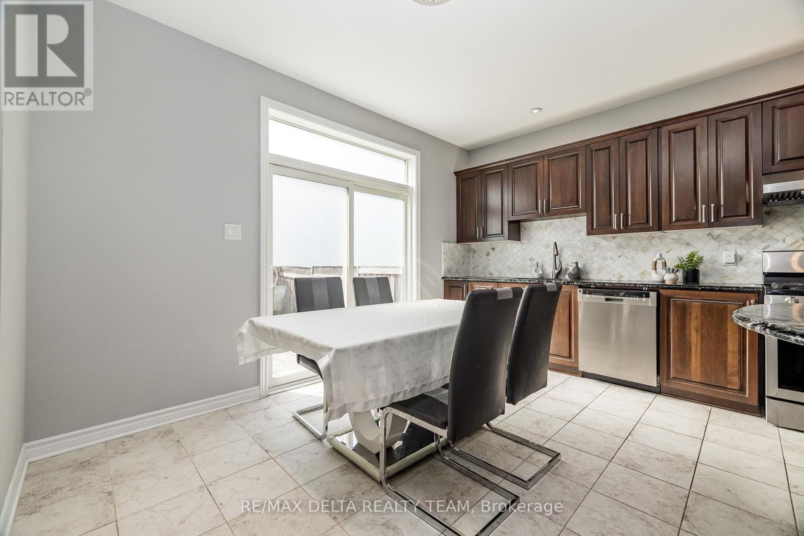 Photo 8 of 218 Enclave Walk, Ottawa ON
