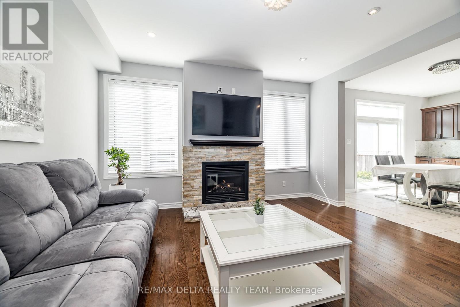 Photo 9 of 218 Enclave Walk, Ottawa ON