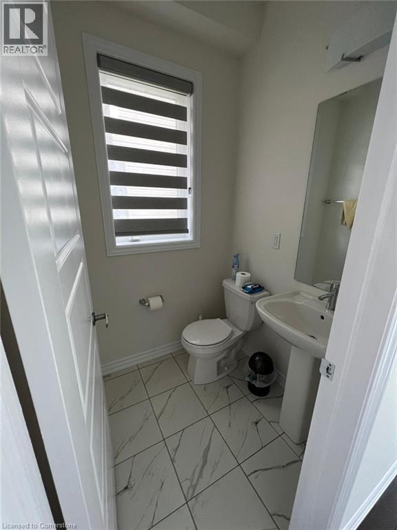Photo 19 of 275 Gillespie Drive, Brantford ON