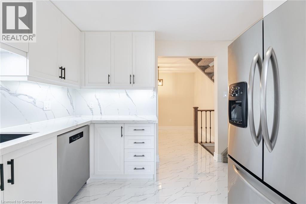 Photo 26 of 50 Albemarle Street, Brantford ON