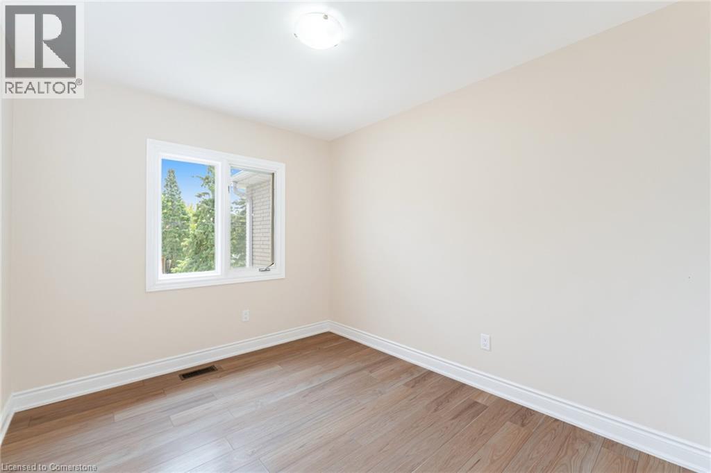 Photo 16 of 50 Albemarle Street, Brantford ON