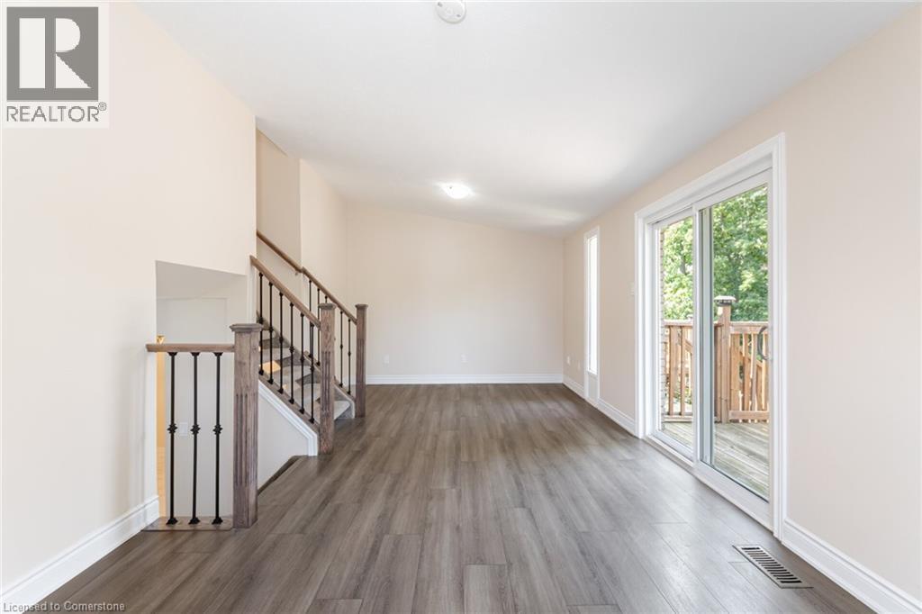 Photo 32 of 50 Albemarle Street, Brantford ON
