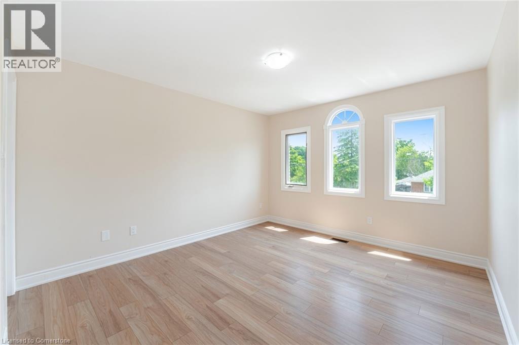 Photo 38 of 50 Albemarle Street, Brantford ON